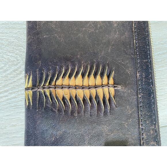 Women’s Vintage Hugo Boss Zip Around Sheepskin Leather Wallet 8” X 4” - Picture 4 of 16